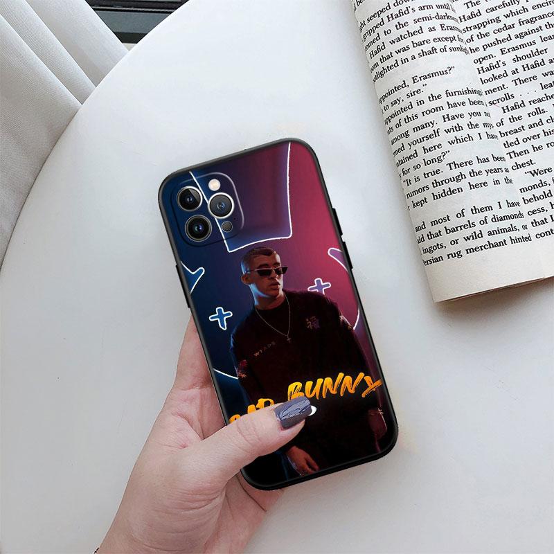 Чехол-обложка премиум-класса Bad Bunny для iPhone 16 15 14 13 Pro Max Plus Mini