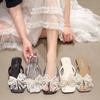 2025 лето новые милые прозрачные тапочки женские уличные с бантом с открытым носком полые хрустальные модные шлепанцы