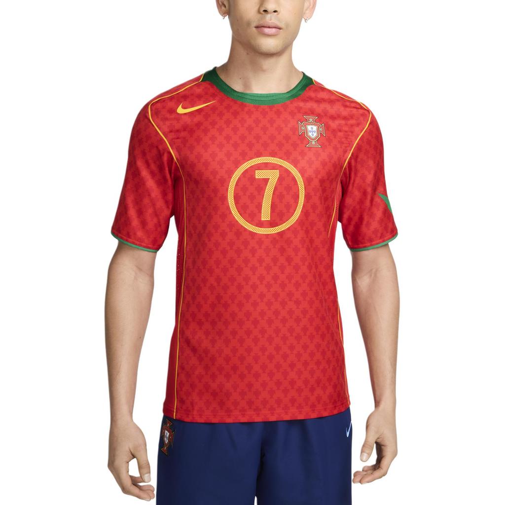 Nike 2004 Portugal Home 7 Figo Logo Round Neck Short Sleeve Football Shirt Unisex Football Shirt Red HV9708-614