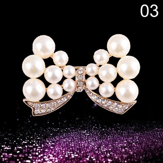 Fashion Jewelry High Quality Gold Color Brooch Pins Crystals Imitation Pearl Flower Brooch Women Wedding Party Accessories