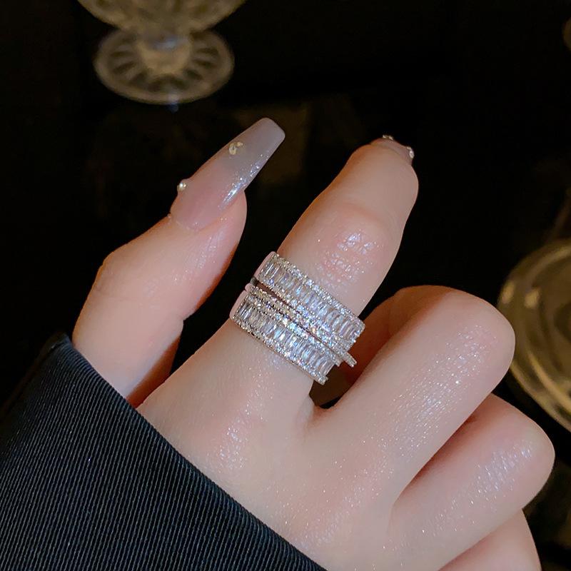 Любовь zir*****пен кольцо-подсветка роскошный темперамент высокое чувство кольцо на указательный палец нишевый дизайн кольцо женщина