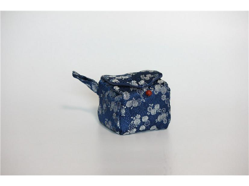 Набор керамических чашек Гайвань и чайник из исинской глины с китайской и японской парчой 34 цветов в хлопковом мешочке