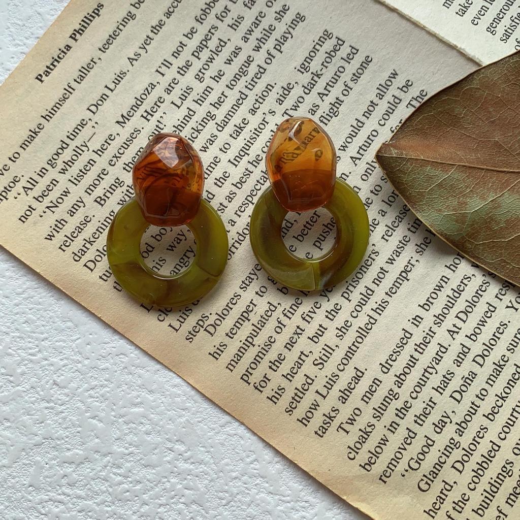 Delicate Non-Fading Acetic Acid Plate Large Stud Earrings Women'S Earrings Personality Atmosphere Niche Design Sense Earrings Non-Fading