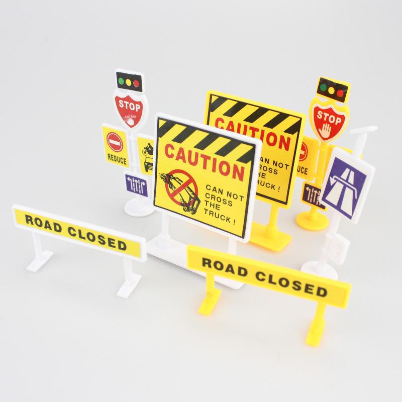 Набор для украшения торта в виде строительной техники и дорожных знаков