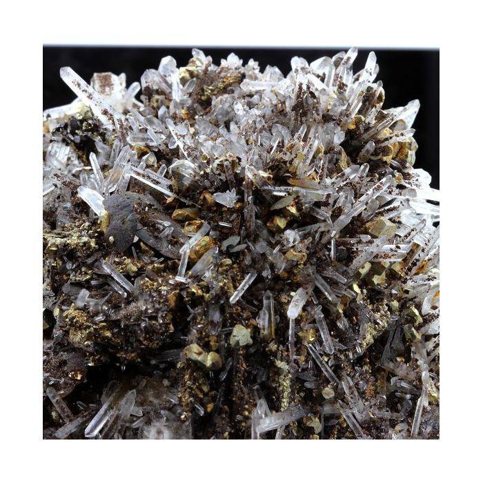 Pierres et Minéraux. Siderite, Quartz, Pyrite. 6057.0 ct (1.2 kg). Saint-Pierre-de-Mésage, Vizille, France.