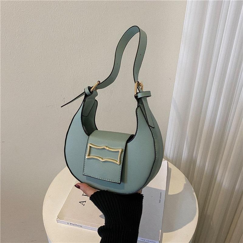 Новая модная маленькая квадратная сумка, классическая однотонная сумка через плечо с высококачественной текстурой для женщин, нишевая сумка через плечо