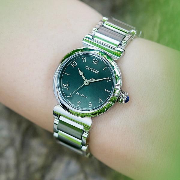Citizen Женские EM1130-83X ( Часы L CITIZEN L Round Collection Eco-Drive) Круглые часы, серебро