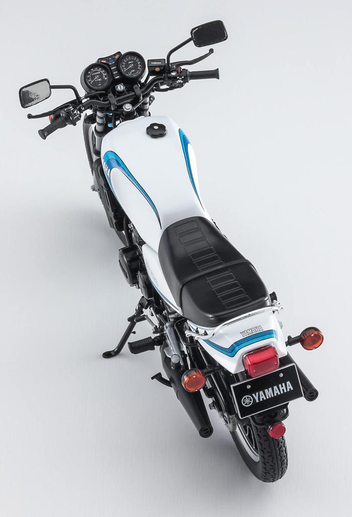 Hasegawa Мотоцикл серии Yamaha Пластиковая модель BK15 1/12 RZ350(4У0) (1981)