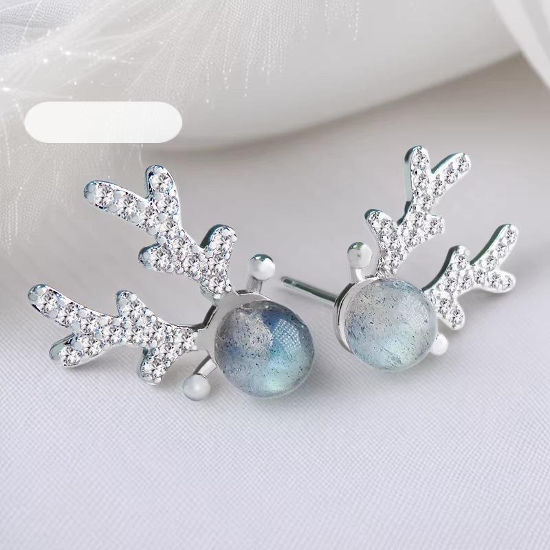 Retro Light Luxury High-end Sense 925 Silver Fashion Antlers Have Your Studs All The Way, Natural Moonstone Women's Earrings.