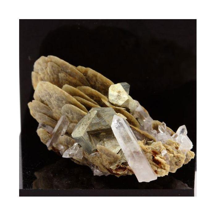 Sidérite, Pyrite, Quartz 119.1 carats
