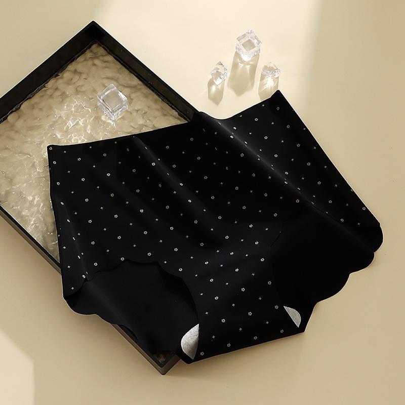 Skin Friendly and Comfortable Small Floral Mid Waist Panties with No Marks No Rolled Edges Triangle Women’s Panties