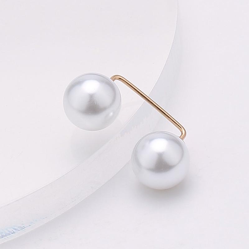 Elegant Minimalist Pearl Pin Brooch for Neckline and Waist
