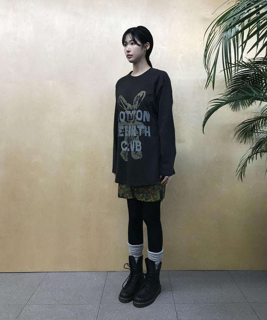 Raglan T-shirt COTTONREBIRTHCLUB с кроликом (Древесный уголь)