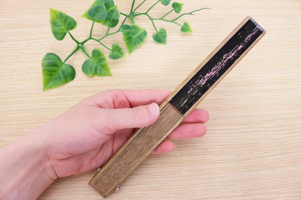 Matsumi Kogei Асахио Складной веер Кролик и цветущая вишня Синий Черный 161301