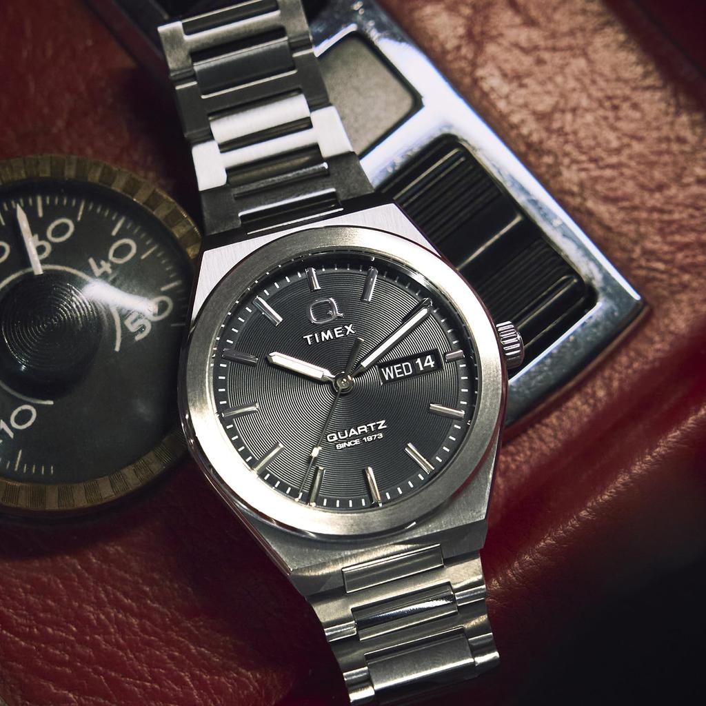 TIMEX Q Timex TW2Y25000 Unisex Quartz 5 ATM Water Mineral Black Stainless Steel Watch, Movement, Resistance, Glass, Dial, [Used]