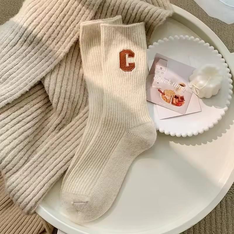 Luxury Women's Socks Warm Winter Thick Cashmere Casual Japanese Fashion Solid Color Comfortable Home Socks Long High Quality