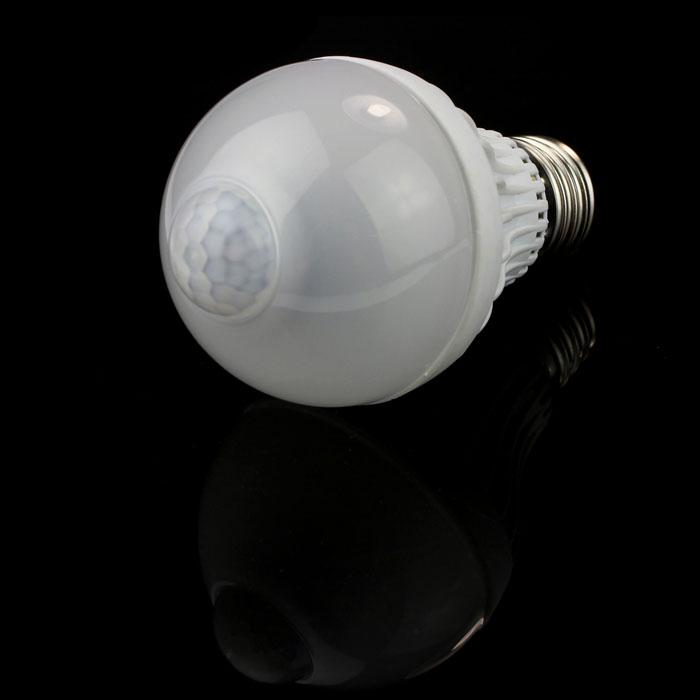 E27 5W 220V 18LED Motion Control PIR Sensor Light Lamp Bulb Warm White