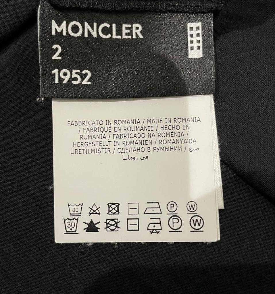 Подержанная женская футболка с коротким рукавом MONCLER