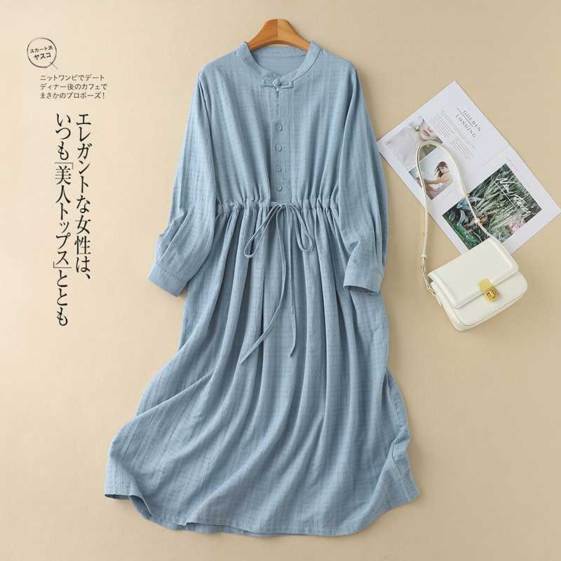 Винтажное платье с длинными рукавами и длинной юбкой