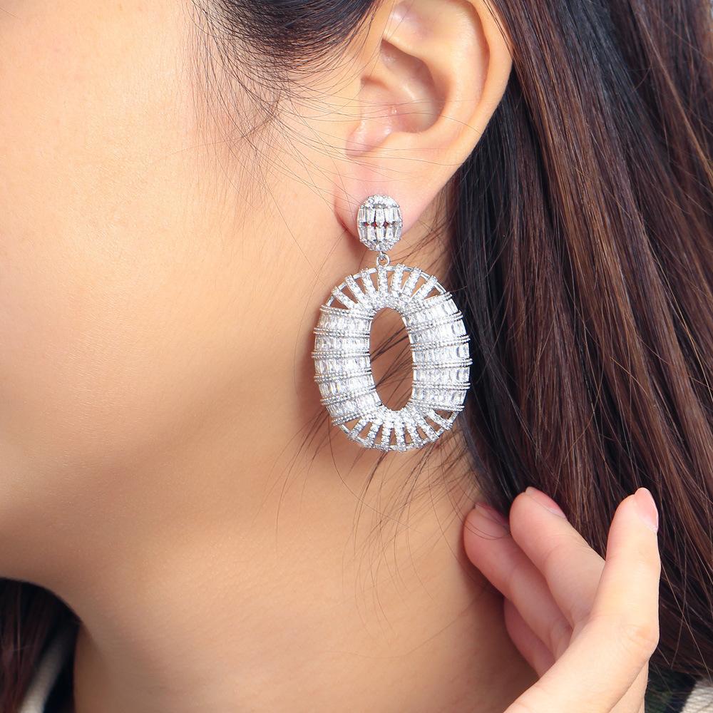 Французская Тяжелая Промышленность Полые Овальные Геометрические Циркониевые Серьги Атмосферные Длинные Банкетные Серьги Аксессуары для Платья