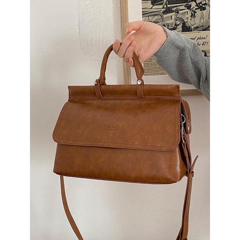 Messenger Bag for Women Large Capacity Commuter Bag, Premium Leather Tote Shoulder Bag for Work, Business Laptop Briefcase