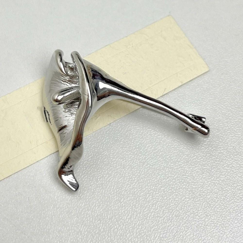 French Style Calla Brooch Vintage Metal Glossy Brooch Zantedeschia Pins  Western-style Clothes