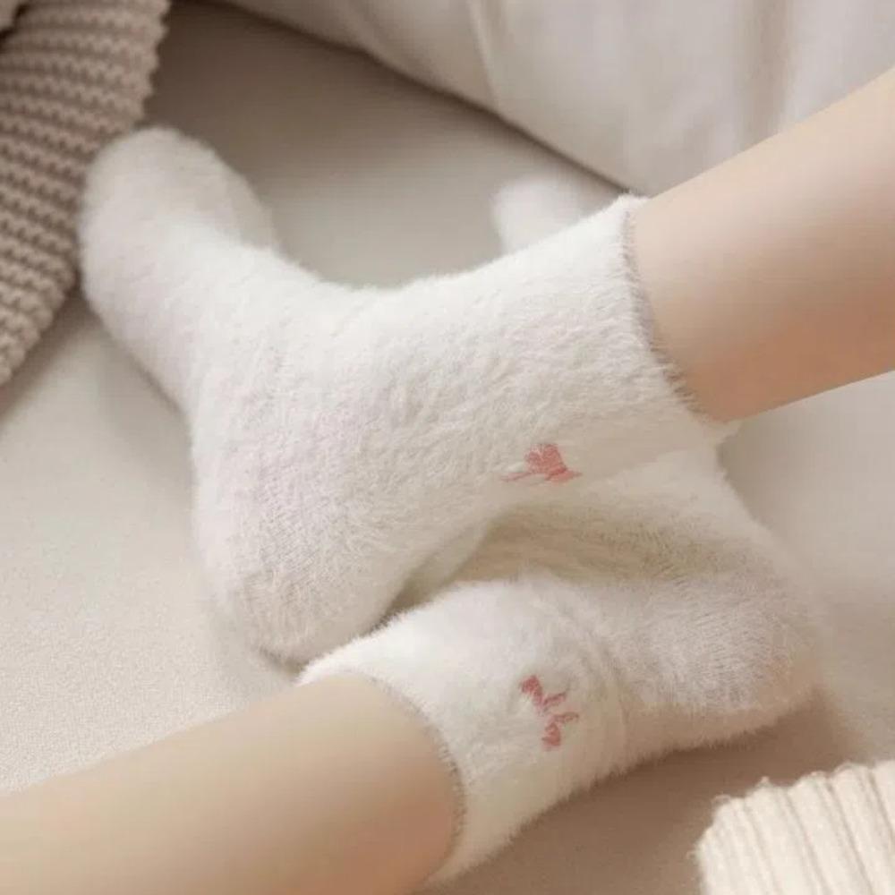 Footwear Plush Socks Embroidery Bow Winter Socks Sweet Mid Tube Stockings