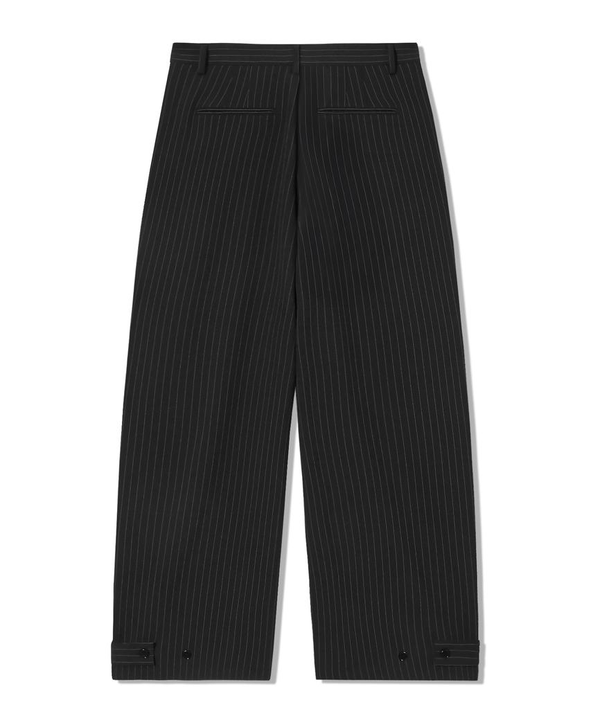 TRILLION One-Pleat Stripe Button Strap Wide Slacks [Black]