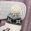 Шерстяная вязаная шапка в стиле Fair Isle: Теплый, Плюшевый, Большого размера Жаккард, Осенне-зимний Ретро, Маленькое Лицо Кроличий Мех.