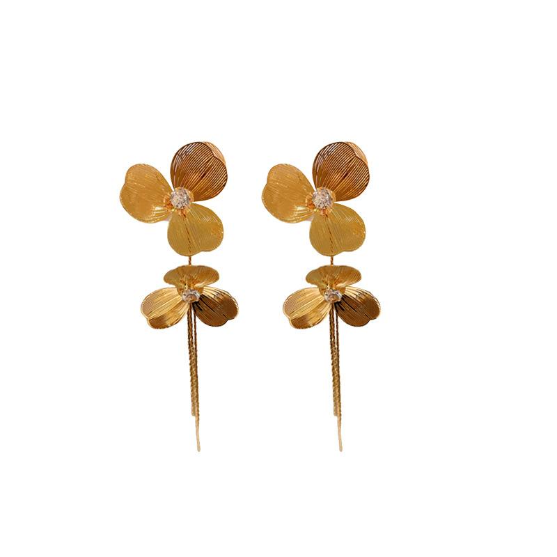Real gold electroplated silver needle flower fringed earrings European and American exaggerated design studs, niche high-end earrings