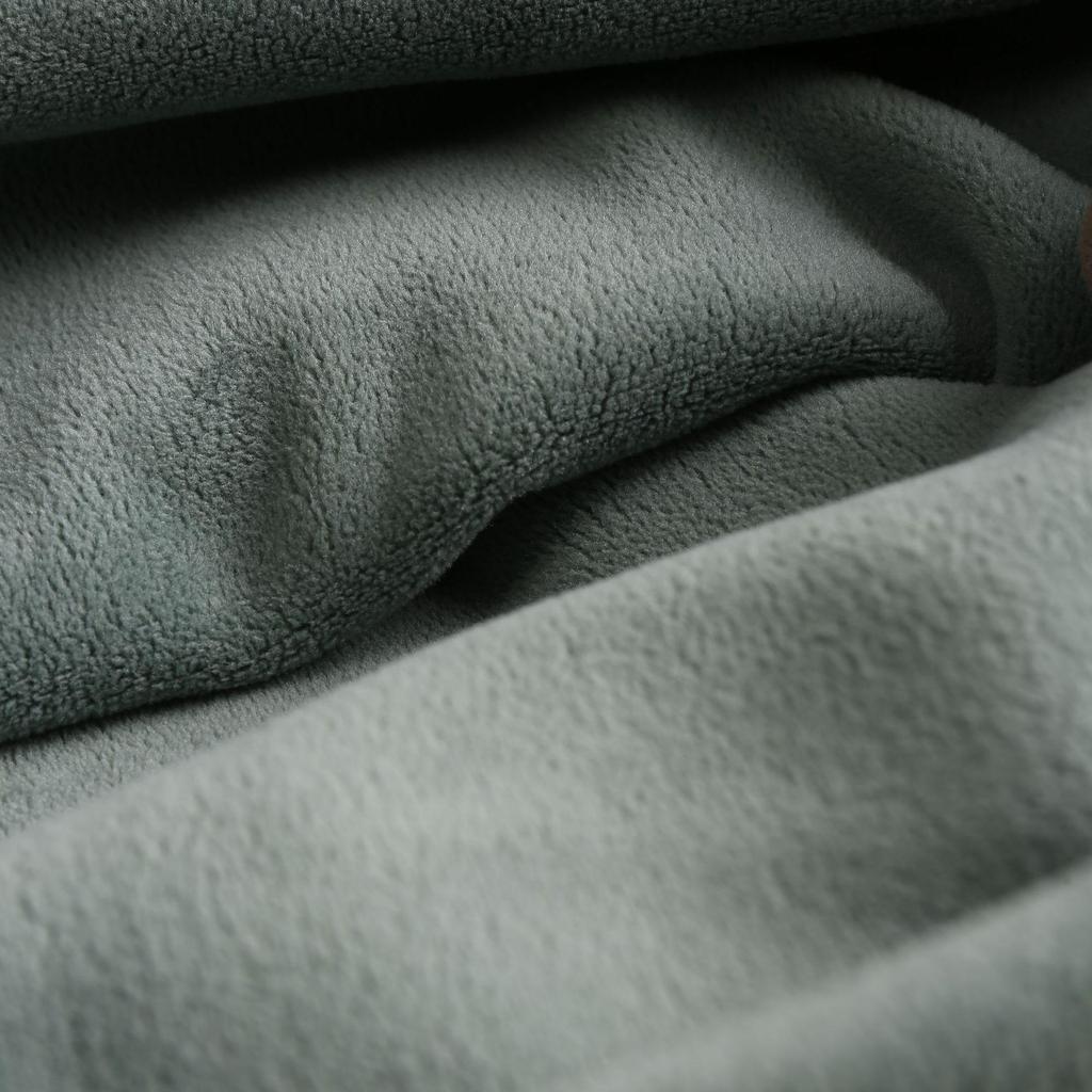 Мужской приталенный жилет с флисовой подкладкой: Теплая, основа из немецкого бархата, без рукавов, идеально подходит для осени/зимы.