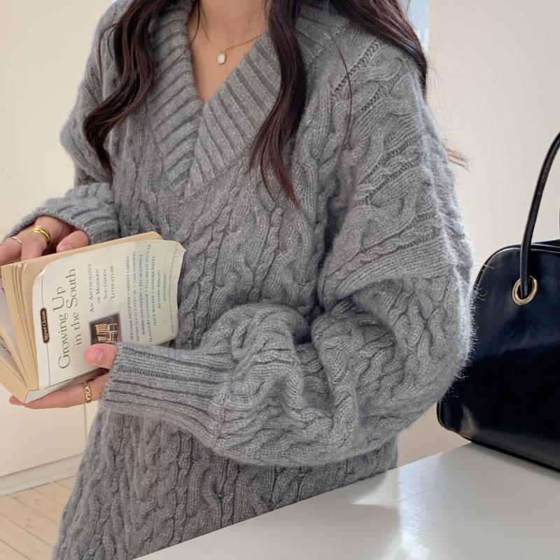 V-образный вырез ленивый ветровой свитер женский осенне-зимний комплект свободная верхняя одежда блузка утолщенный перекрученный вязаный свитер удобный универсальный модный