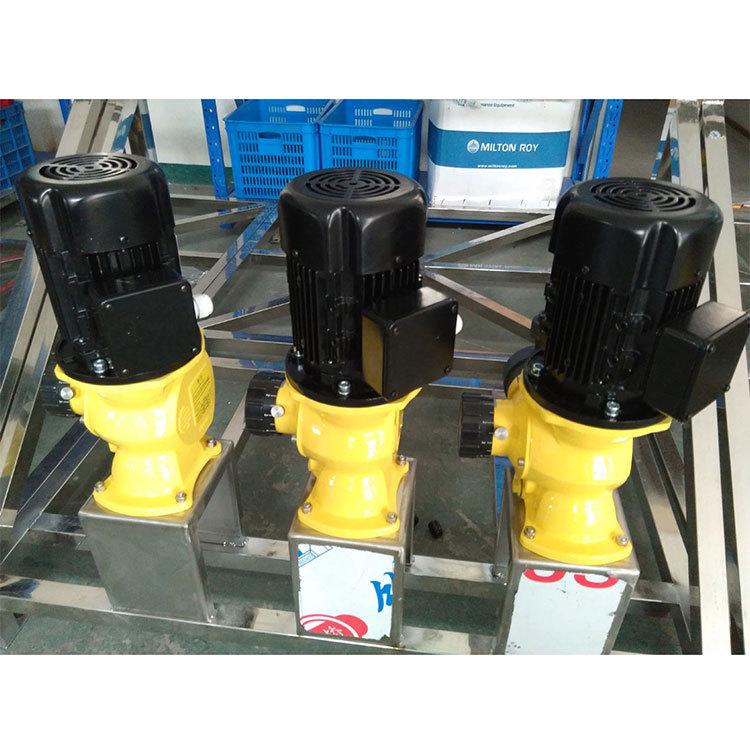 LMI Milton Roy GM0400 High Flow Sewage Dosing Pump with PVC Diaphragm Head