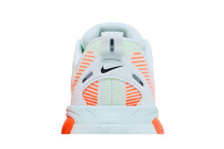 Nike Vomero 18 Едва Зеленый Гипер Малиновый