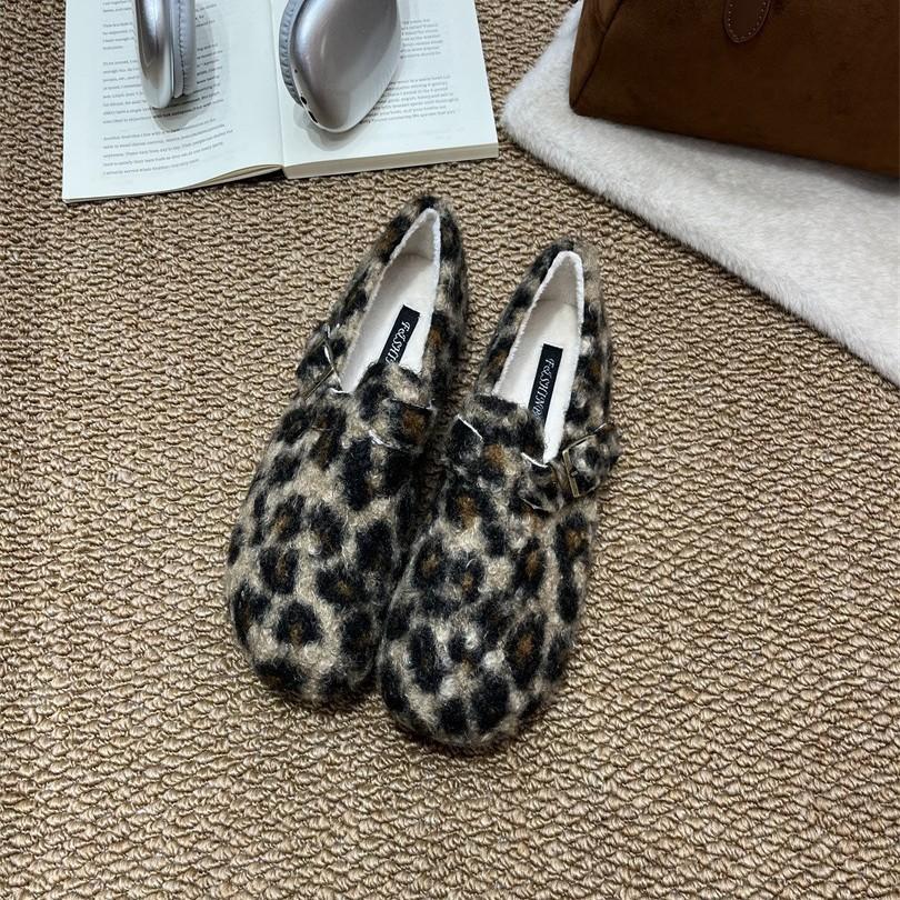 Internet Celebrity Fairy Wind Lamb Wool White Wool Shoes Female Outer Wear Lazy One Pedal Warm Velvet Bag Head Shoes