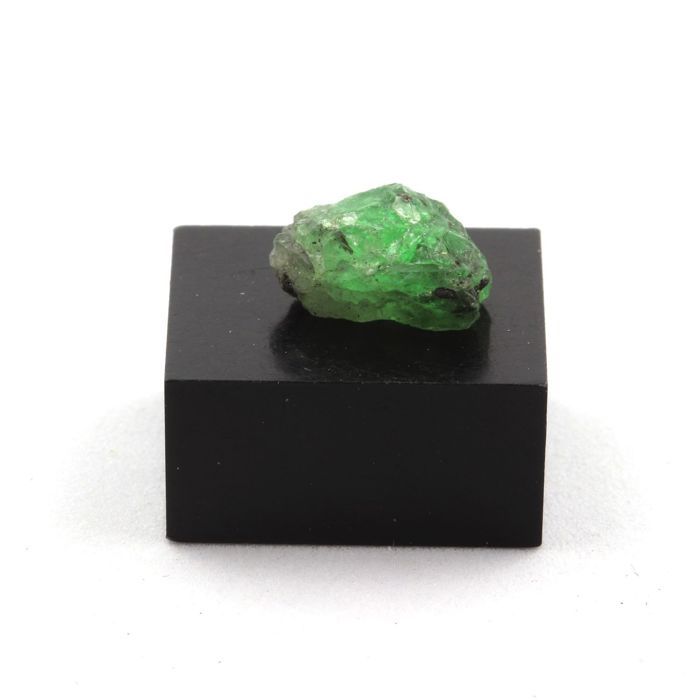 Pierres et Minéraux. Grenat Tsavorite. 5.46 ct. Manyara Region, Tanzanie.