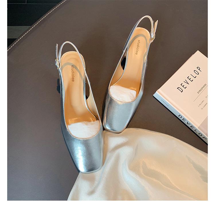 Grape mother of the same style, sexy one-word with square head, rear air, light mouth thick heel single shoes, women's summer leather sandals