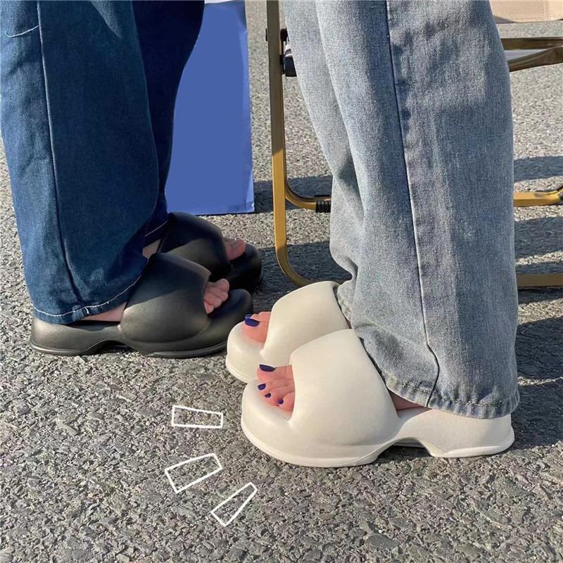 Модные летние женские шлепанцы на толстой подошве, уличные повседневные шлепанцы на платформе из ЭВА, нескользящие мягкие сандалии для ванной, модные женские туфли-облака