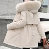 Зимнее пальто по низкой цене в продаже, женское бежевое пальто с добавлением шерсти, толстая теплая куртка-парка с меховым капюшоном, новинка 2023, модное тонкое хлопковое пальто с поясом