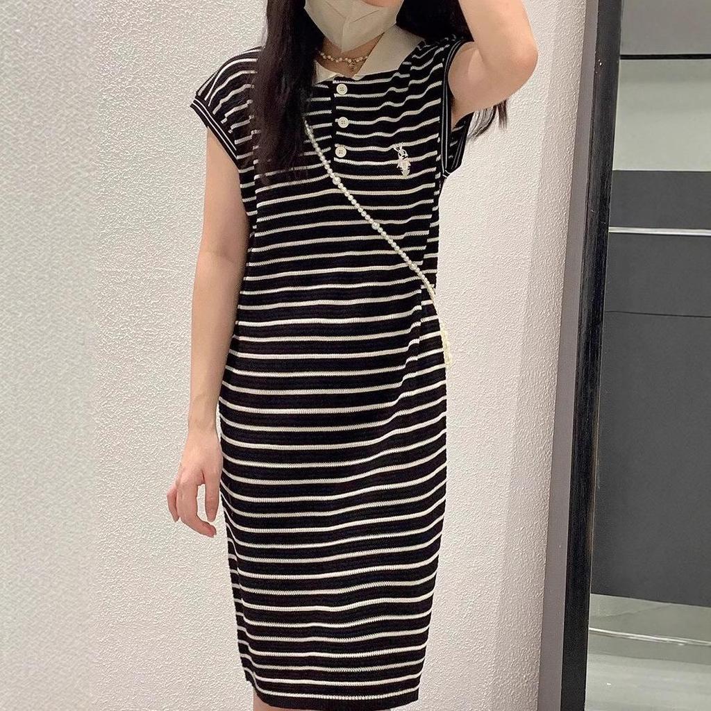 Женское летнее полосатое платье без рукавов с вязаным воротником поло