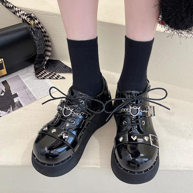 Туфли в стиле панк, женские, на платформе, с металлическими заклепками, темные, летучая мышь, модные, женские туфли-лодочки, на танкетке, бордовые, школьные, студенческие туфли