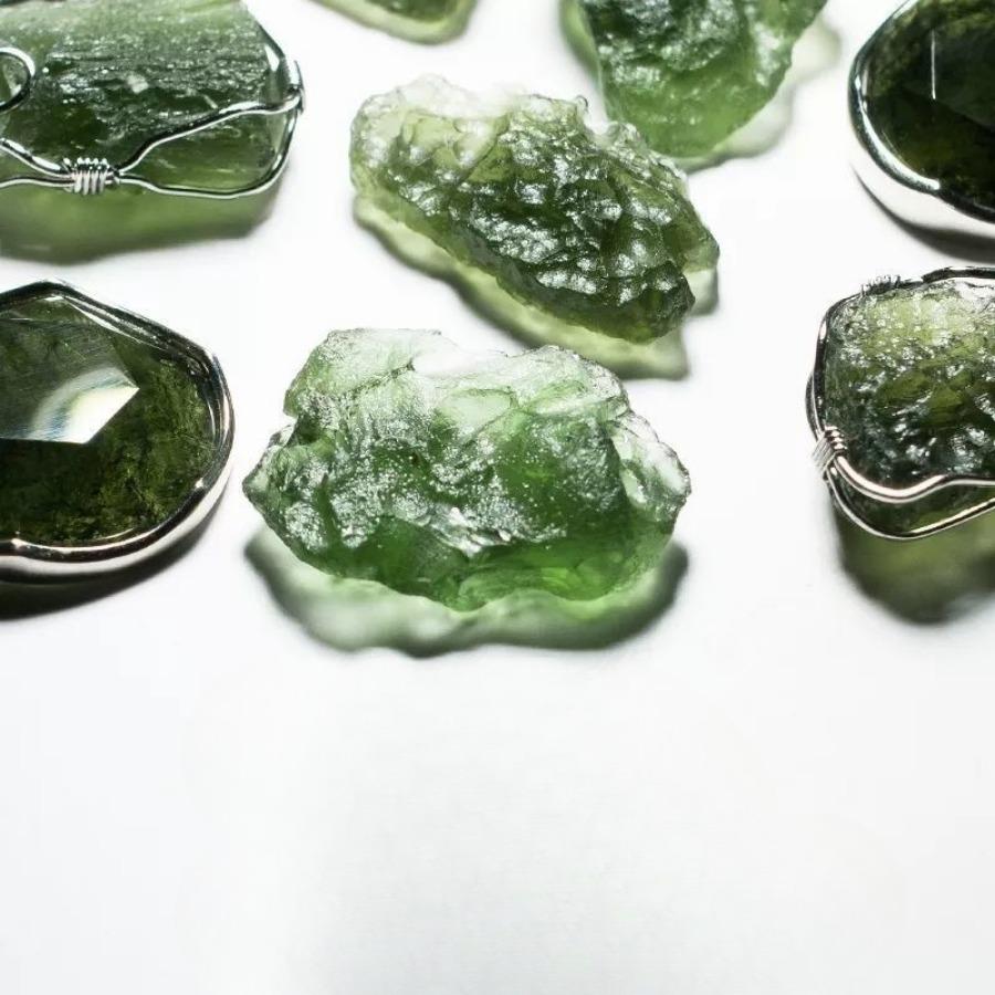 Украшения для рабочего стола, подвеска из зеленого метеорита, необработанный зеленый цвет, мужская и женская удача