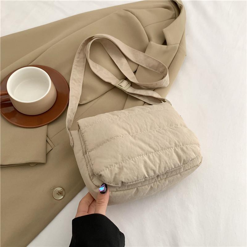 Вышитая нить Ранняя весна Однотонный Маленький Свежий Нежный Ленивый Ветер Простая Уменьшающая Возраст Сумка Через Плечо Маленькая Квадратная Сумка Для Девочек