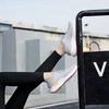 2025 новая спортивная обувь женская легкая и дышащая обувь весна и осень летящая тканая беговая обувь нескользящая с мягкой подошвой женская белая обувь