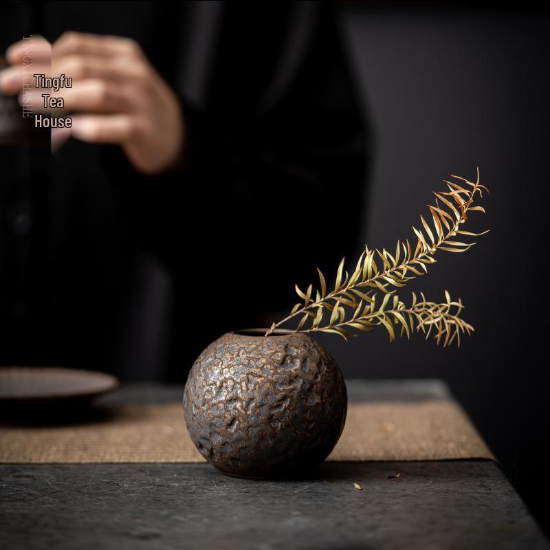 Gilt Zen Retro Pottery Vase for Dried Flower Arrangements - Small Ceramic Ornament