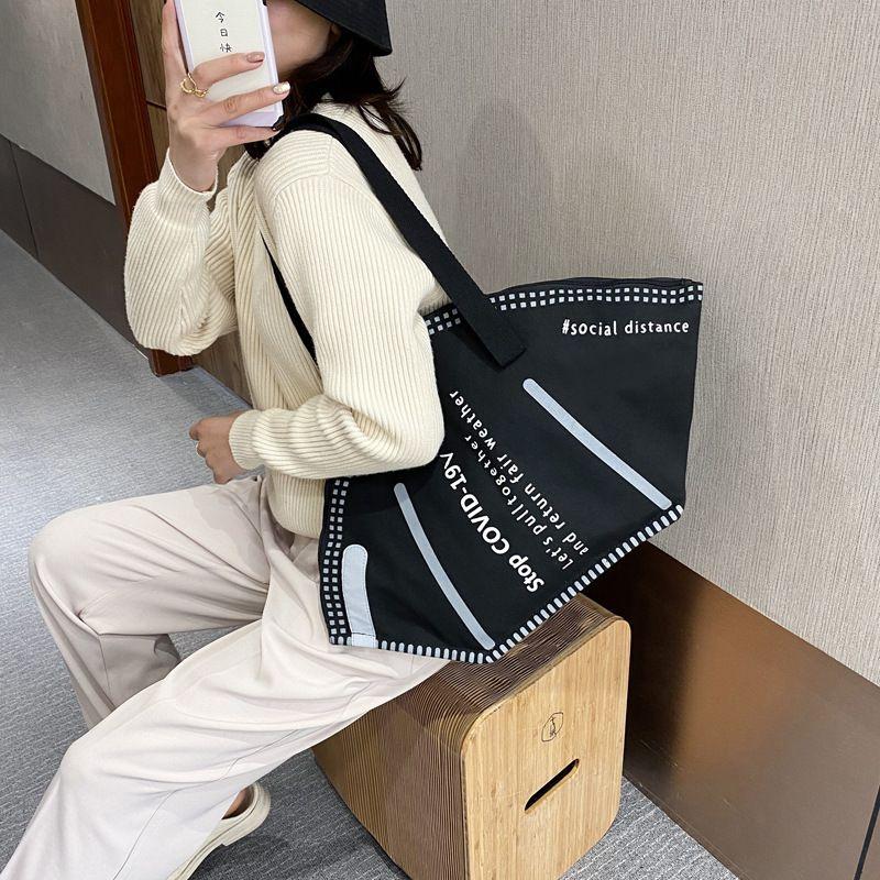 Модная креативная сумка-маска с вместительным отделением для модных покупателей