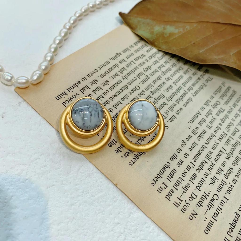 Niche Retro Design French Fashion Commuter Versatile Natural Agate Metal Multi-Layer Round Stud Earrings Versatile Earrings