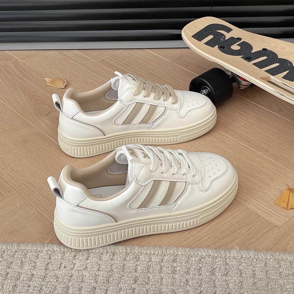 Корейская версия модных маленьких белых туфель, женская осень 2024 года, новые повседневные спортивные туфли с круглым носком и шнуровкой в студенческом стиле на плоской подошве