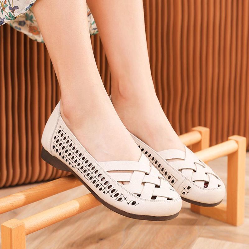 Женская однотонная обувь из мягкой кожи, летние женские удобные нескользящие туфли на плоской подошве, полые сандалии на плоском каблуке.