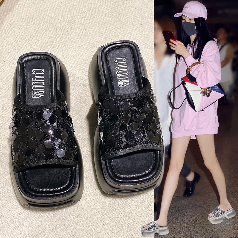 Модные синтетические босоножки на танкетке высотой 8 см, шикарные босоножки на танкетке, женские пляжные туфли с открытым носком, летние тапочки, модная обувь